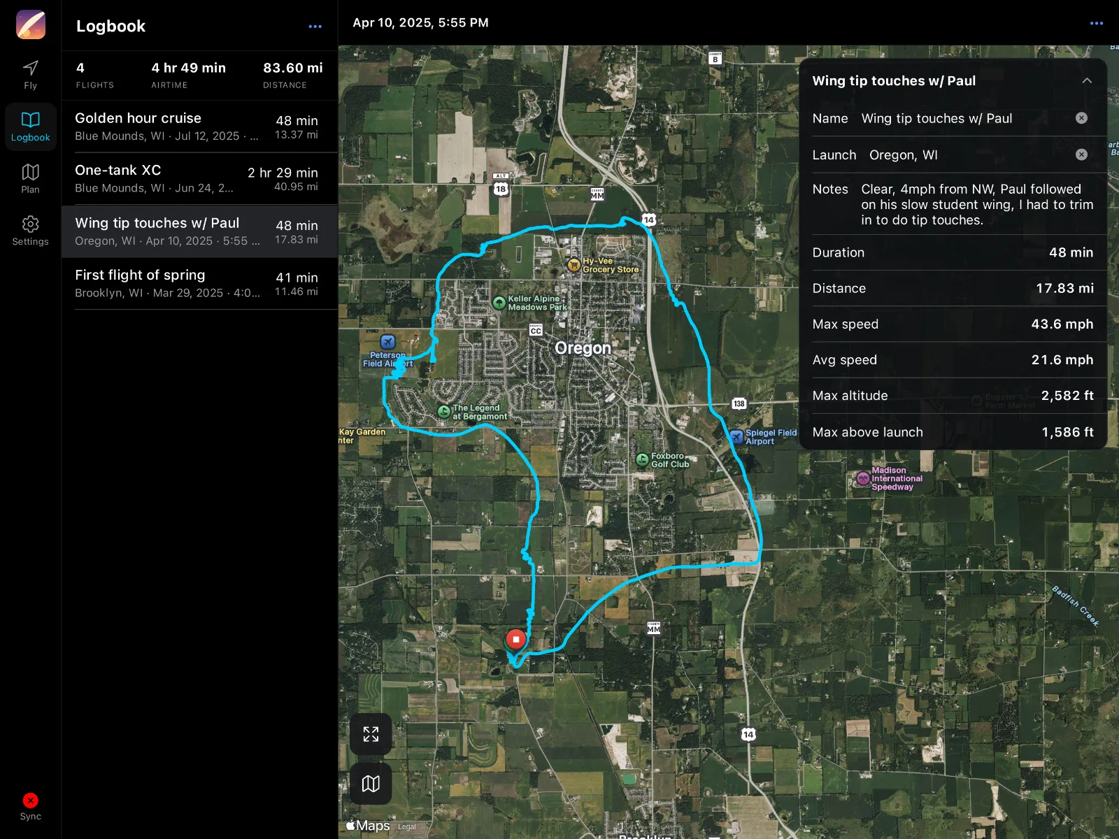 Wingover open in a desktop browser: the logbook list, map and flight stats side by side.